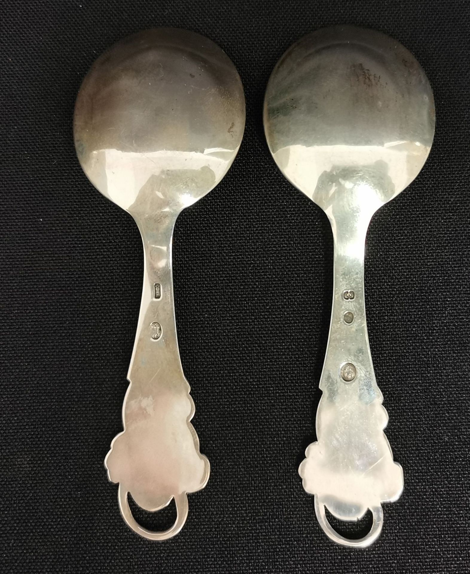 2 SMALL ART DECO SERVING SPOONS - Image 2 of 3