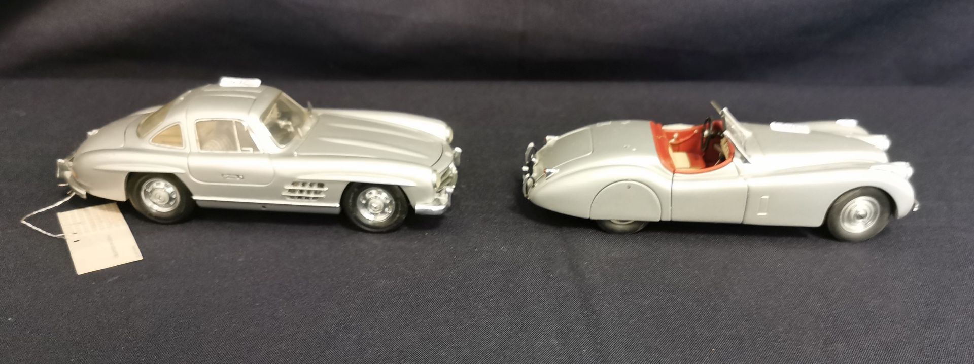 TIN TOY CARS - Image 5 of 6