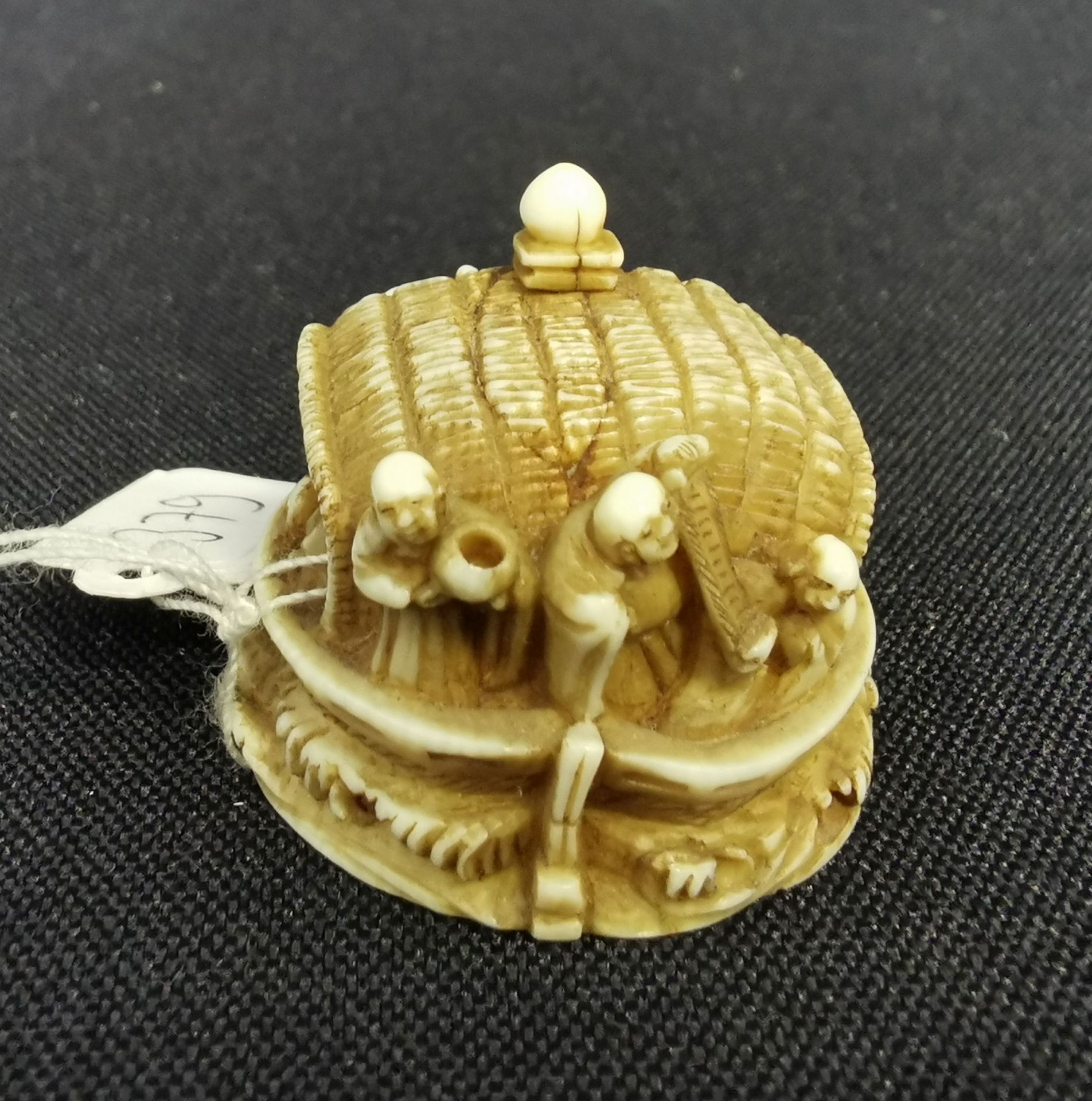 FINE NETSUKE: SHIP WITH PASSENGERS - Image 3 of 5