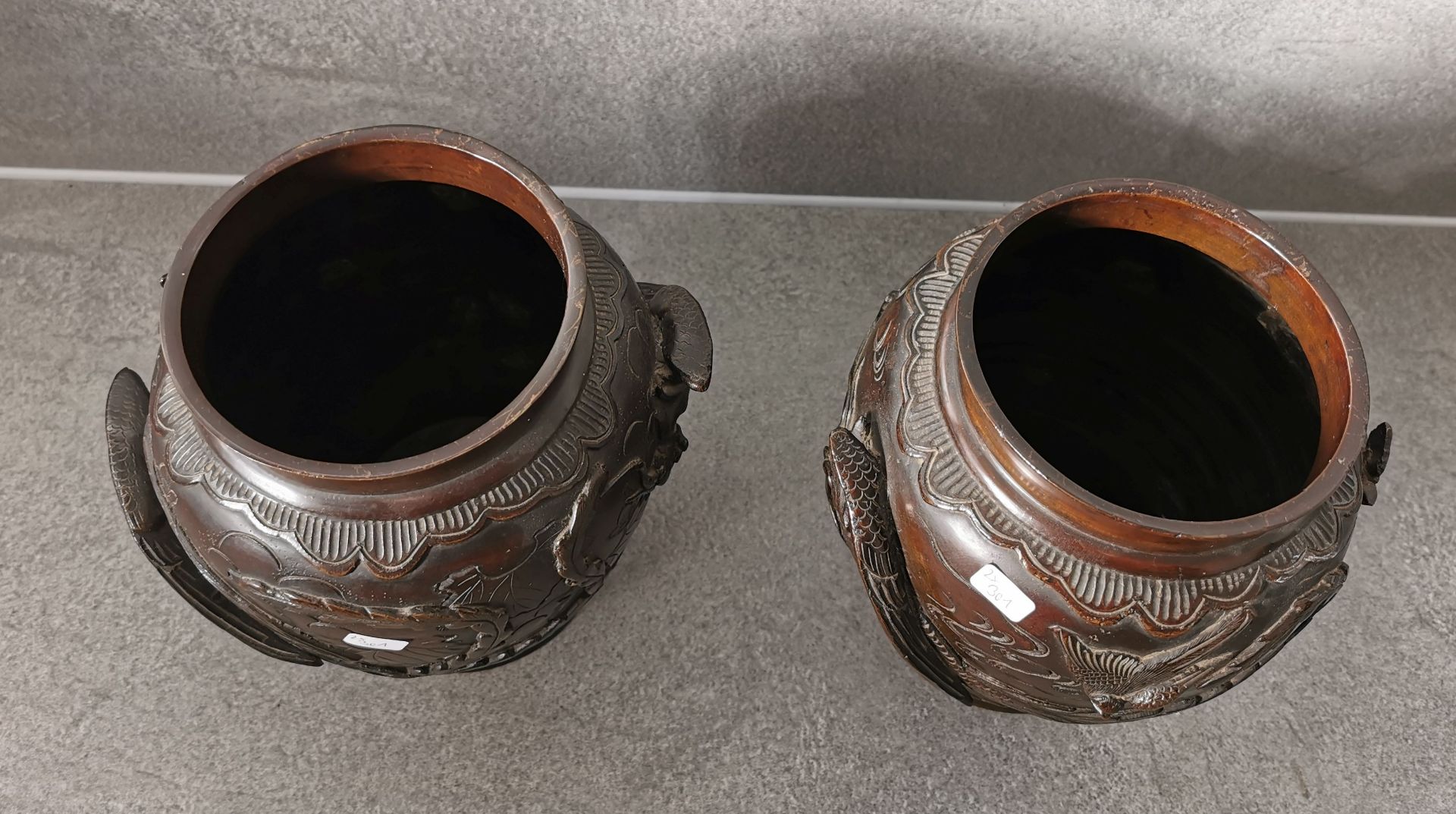 CHINESE PAIR OF VASES - Image 2 of 9