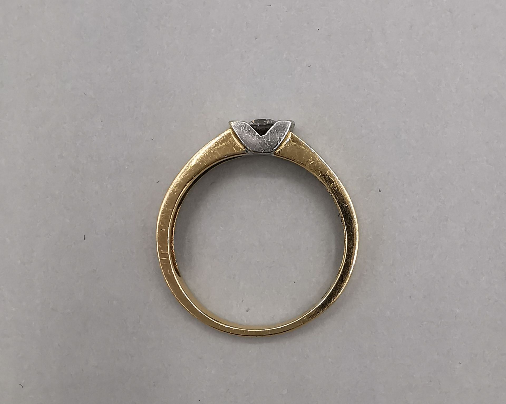 RING WITH DIAMONDS - Image 3 of 3