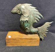 ASIATISCHE SKULPTUR: FISCH