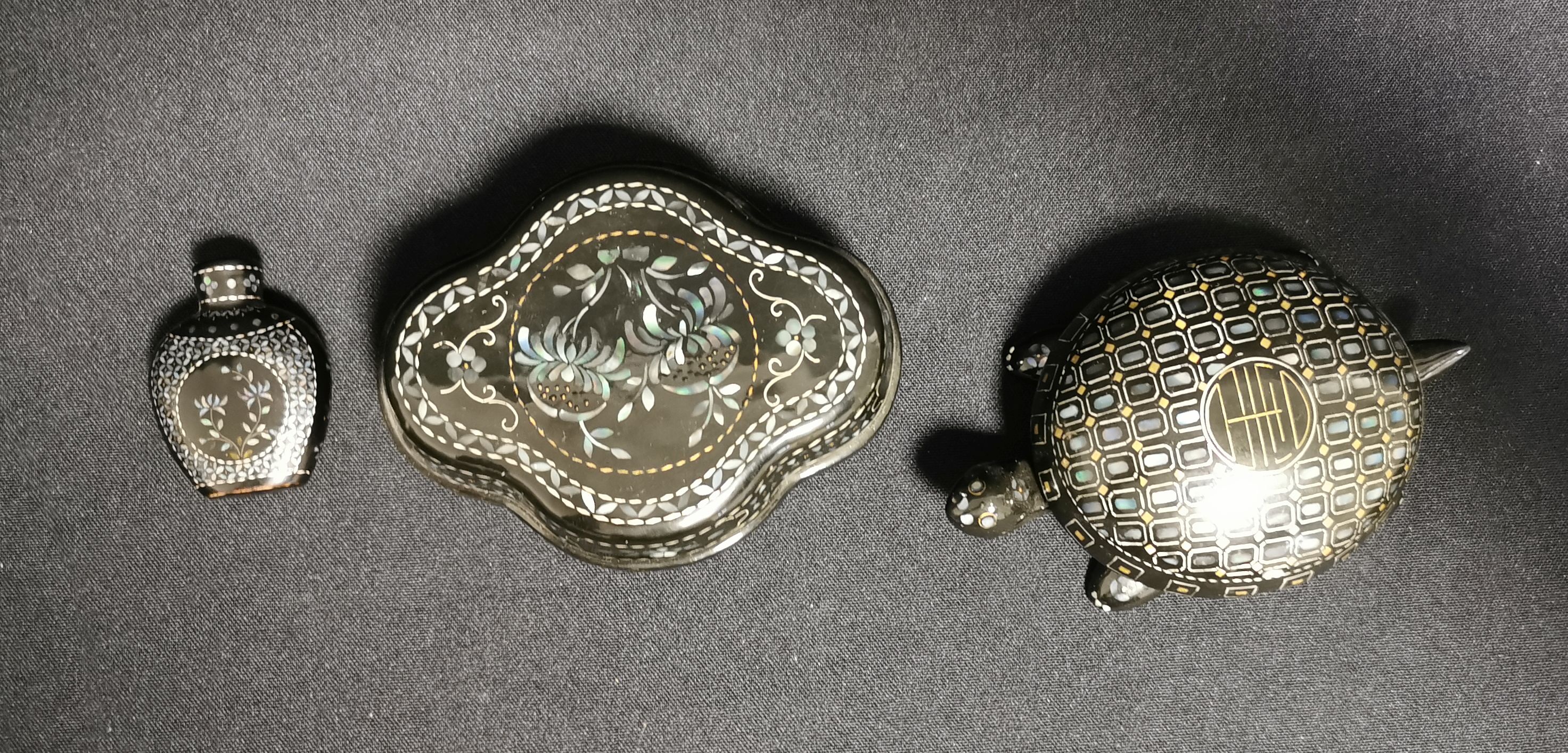 3 CHINESE OBJECTS IN THE LOOK OF BLACK LACQUER  - Image 2 of 3