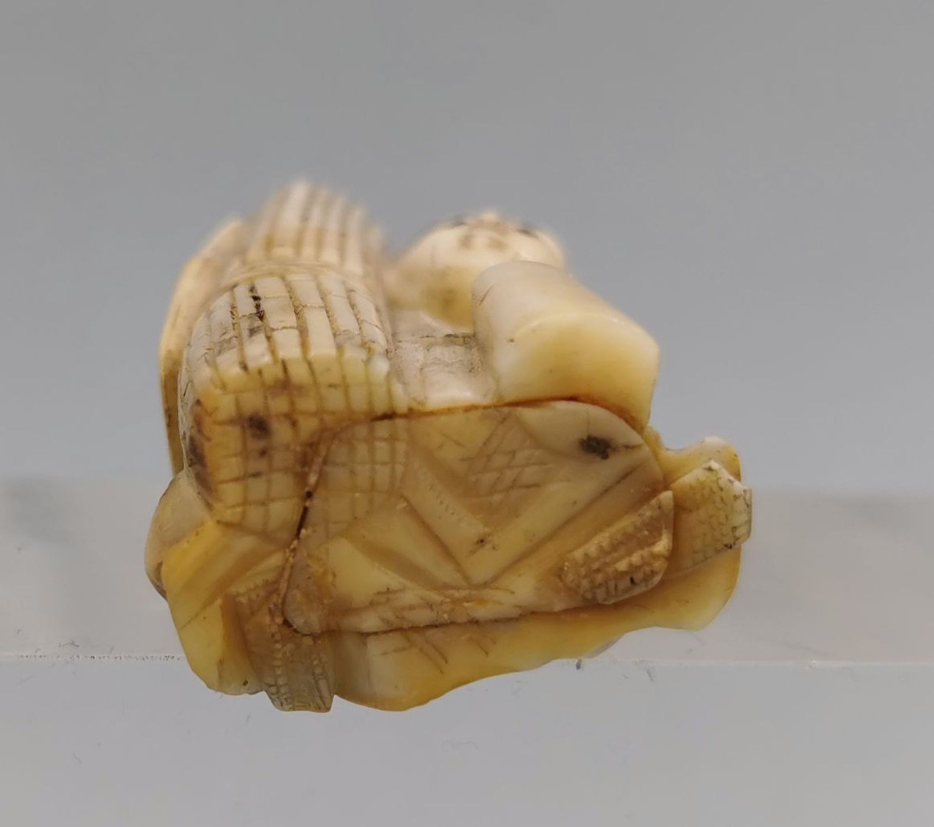 NETSUKE: FARMER WITH BAMBOO - Image 5 of 6