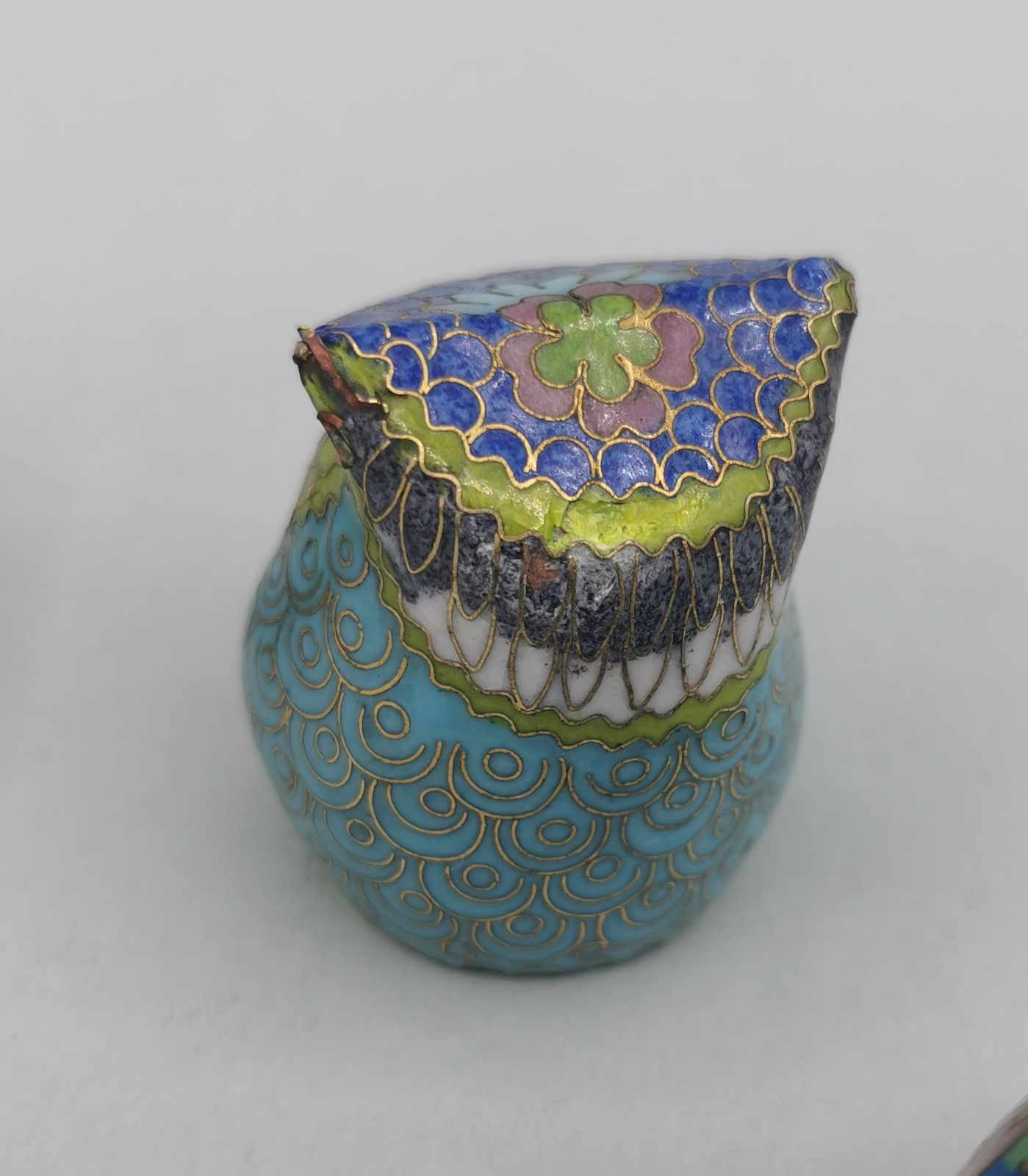 10 MINIATURE CLOISONNE OBJECTS - Image 3 of 15