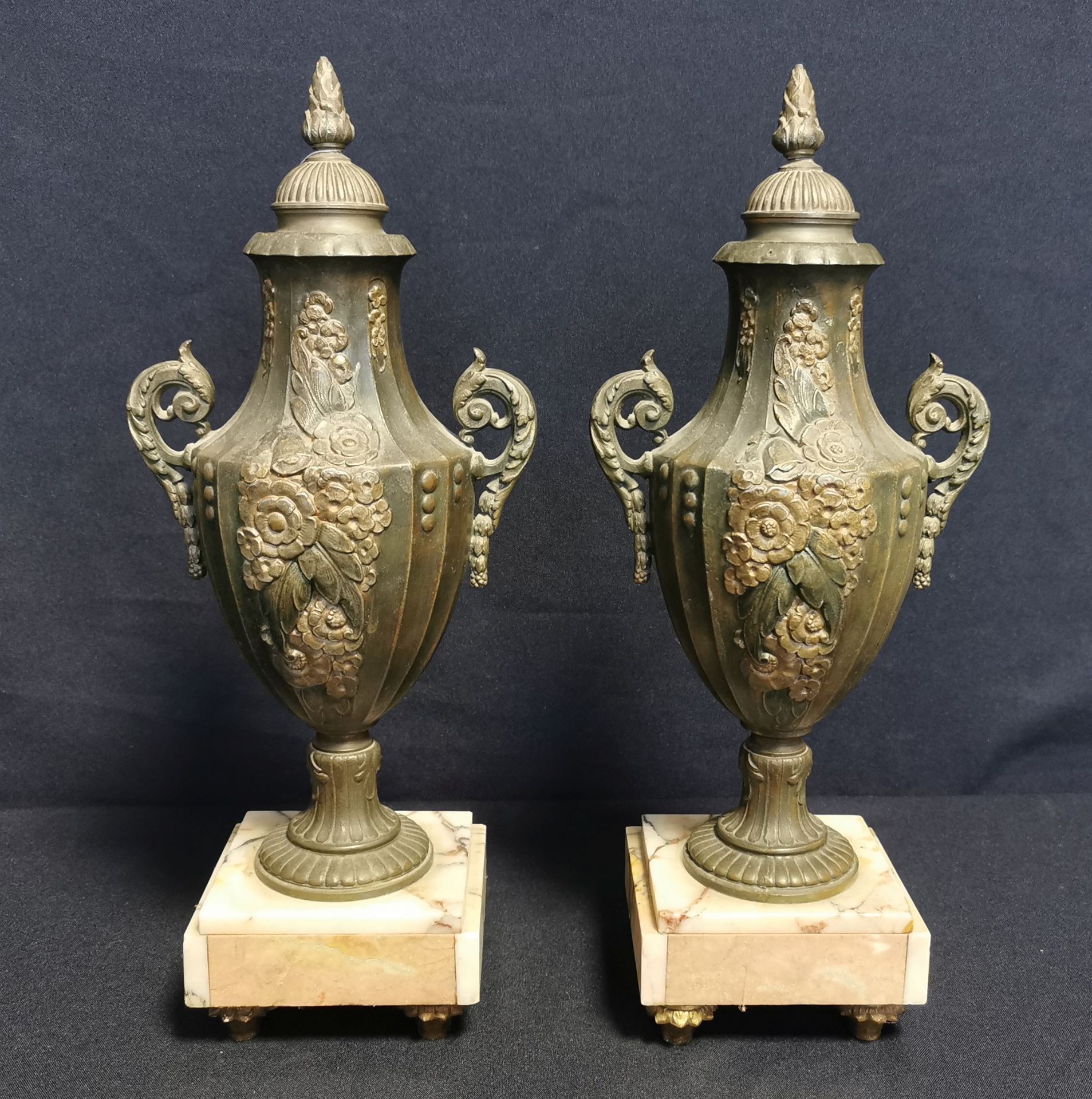 PAIR OF VASES - Image 3 of 5