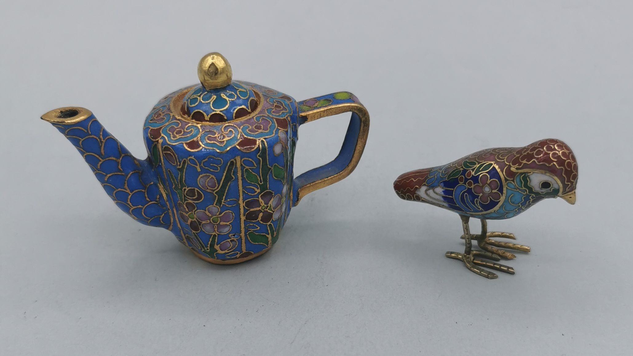 10 MINIATURE CLOISONNE OBJECTS - Image 13 of 15
