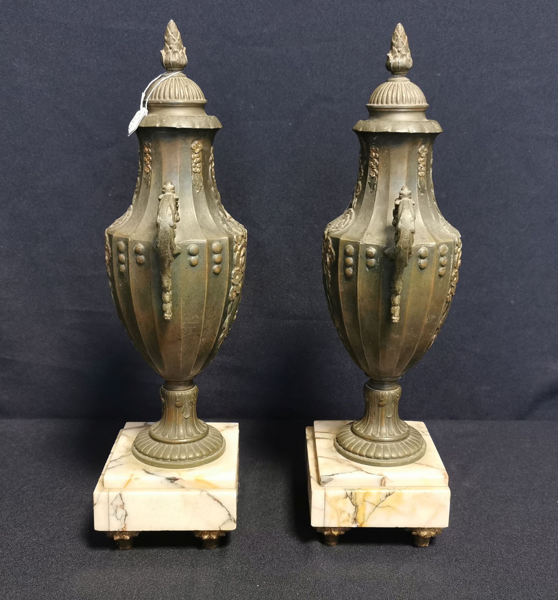 PAIR OF VASES - Image 2 of 5