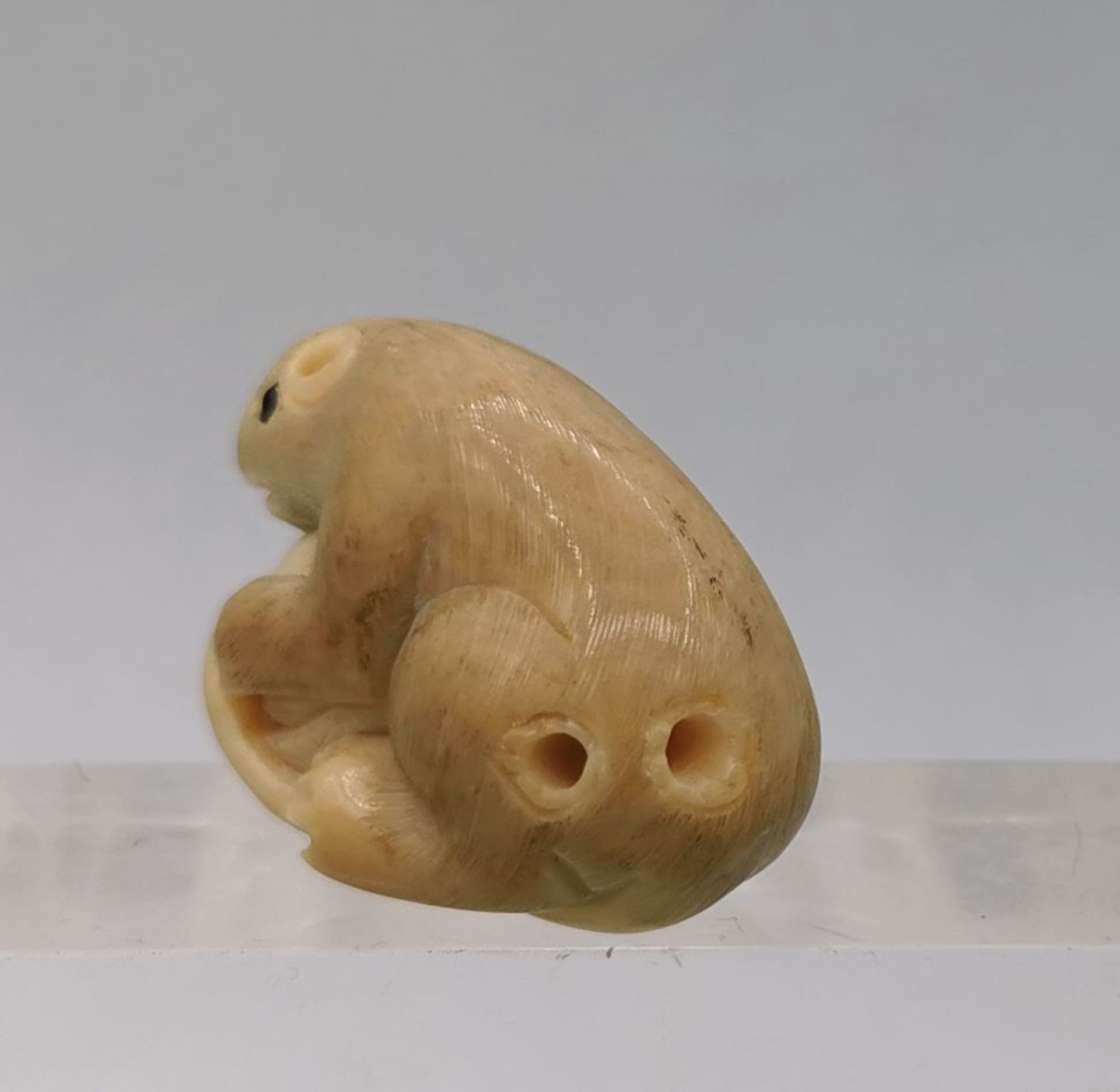 NETSUKE: MOUSE WITH CORNCOB - Image 2 of 5