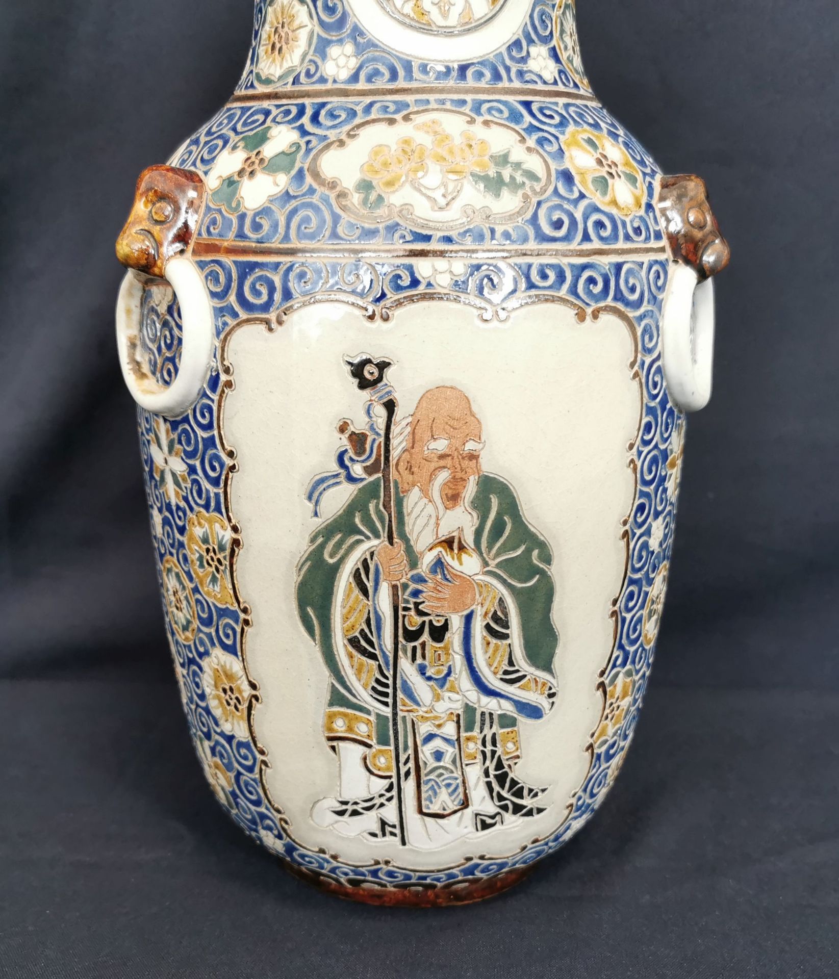 VASE WITH THE 3 CHINESE GODS OF LUCK - Image 4 of 5