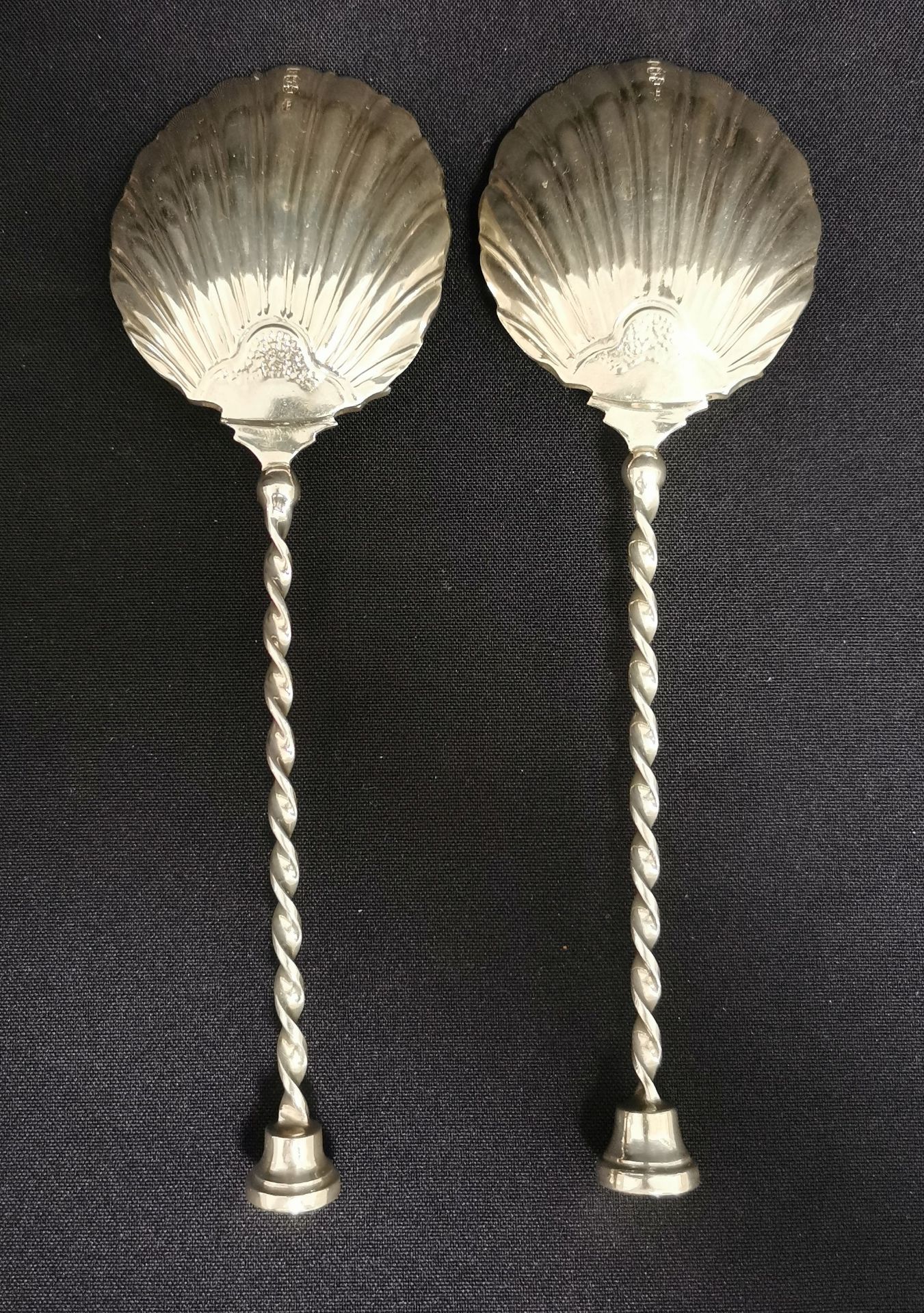 2 ENGLISH SERVING SPOONS - Image 2 of 3