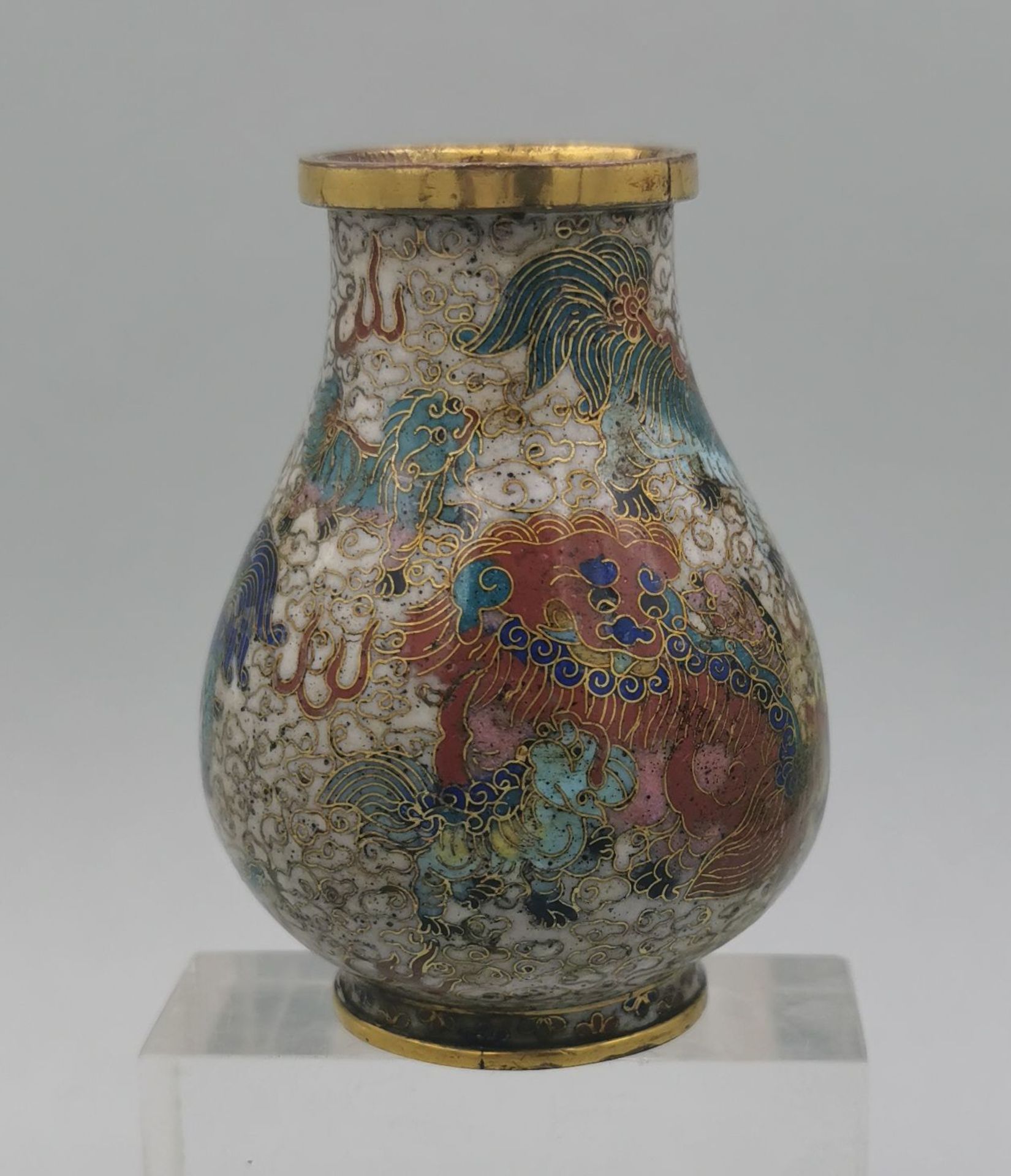 KLEINE CLOISONNE-VASE MIT FEINEM DRACHENDEKOR - Bild 3 aus 11