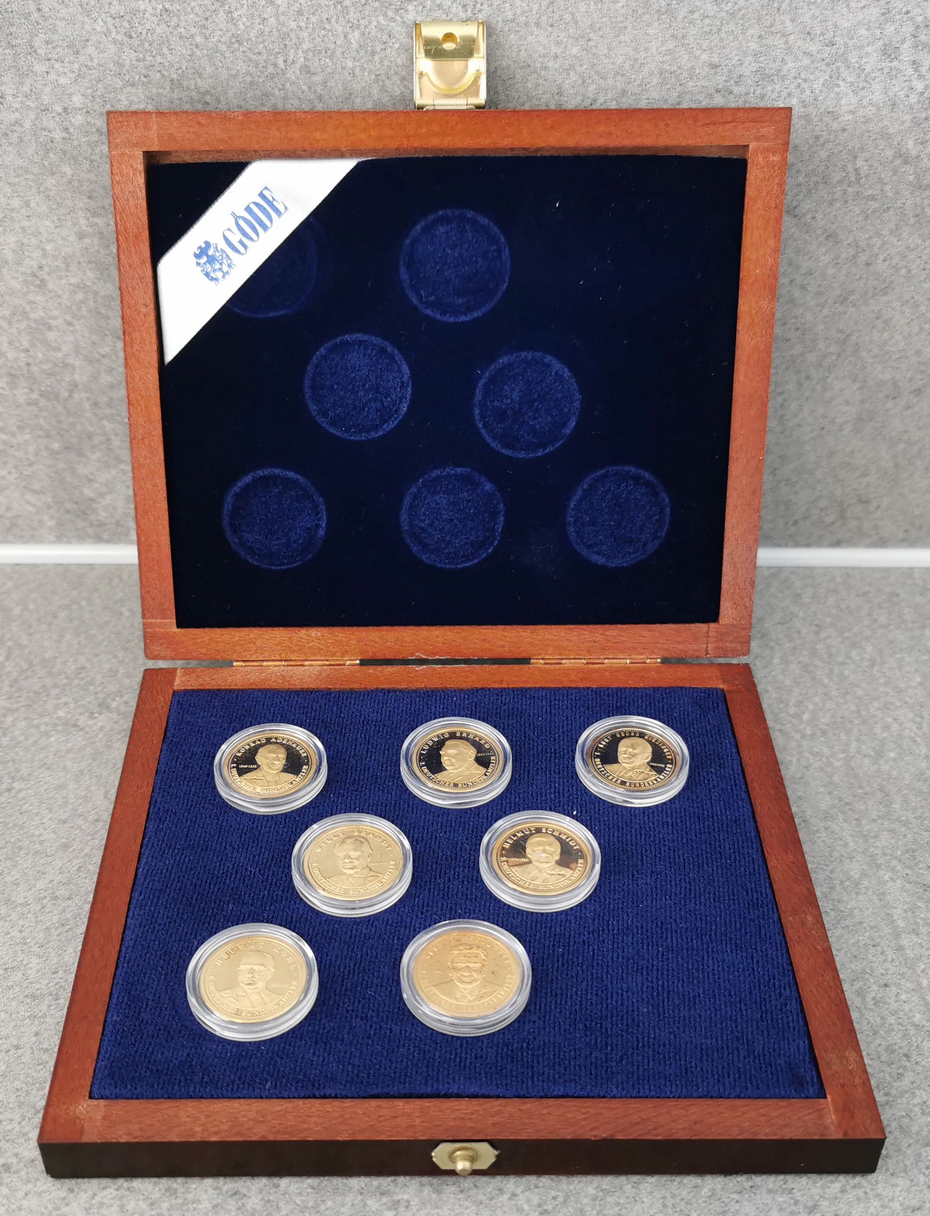 7 GOLD MEDALS OF THE FEDERAL CHANCELLORS