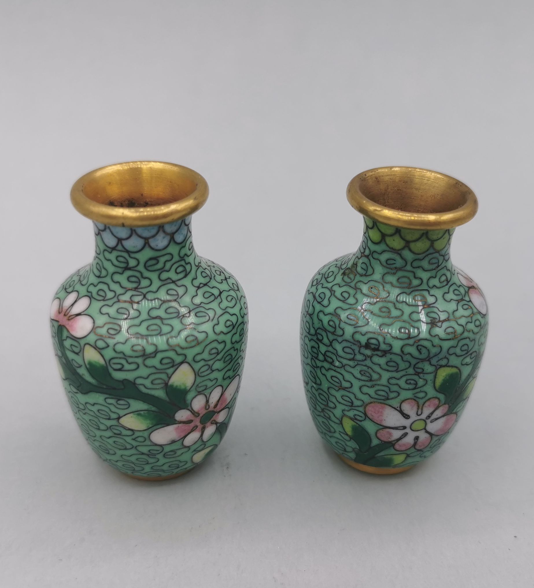 10 MINIATURE CLOISONNE OBJECTS - Image 5 of 15