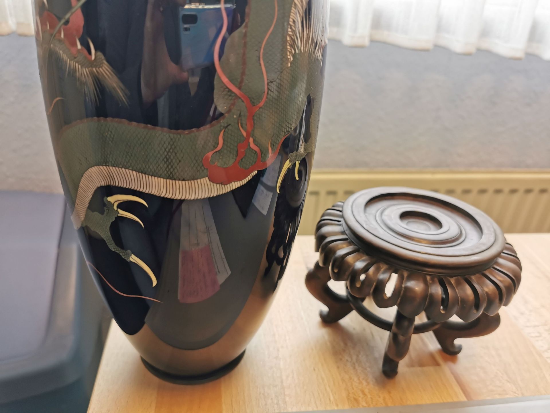 CLOISONNE VASE WITH DRAGON DECOR - Image 10 of 11