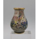 KLEINE CLOISONNE-VASE MIT FEINEM DRACHENDEKOR