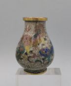 KLEINE CLOISONNE-VASE MIT FEINEM DRACHENDEKOR