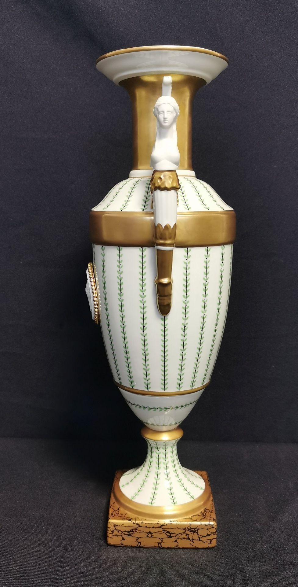 VASE IN CLASSICISTIC FORM - Image 2 of 5