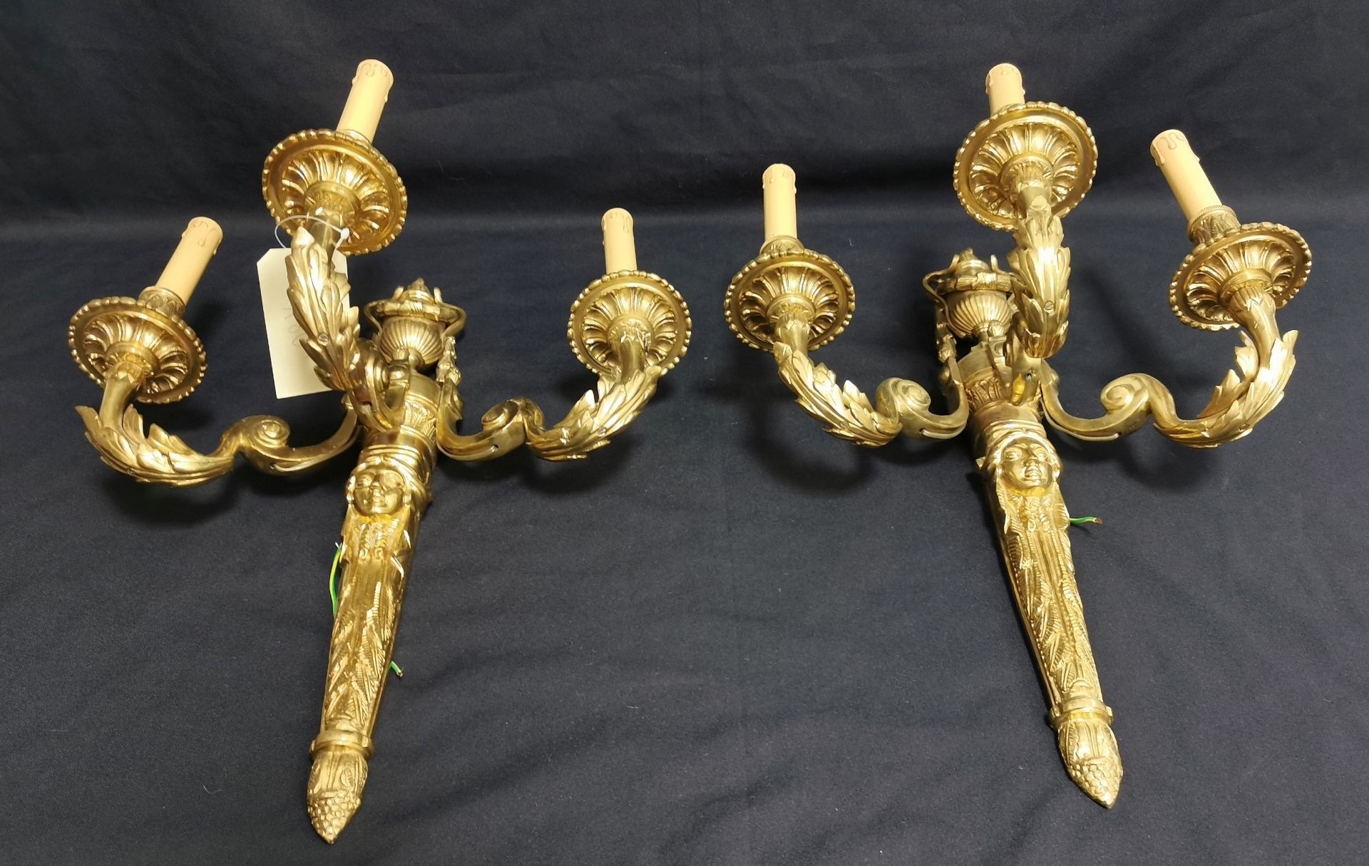 SCONCES IN THE FORMAL LANGUAGE OF THE EMPIRE