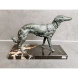 SKULPTUR "WINDHUND"