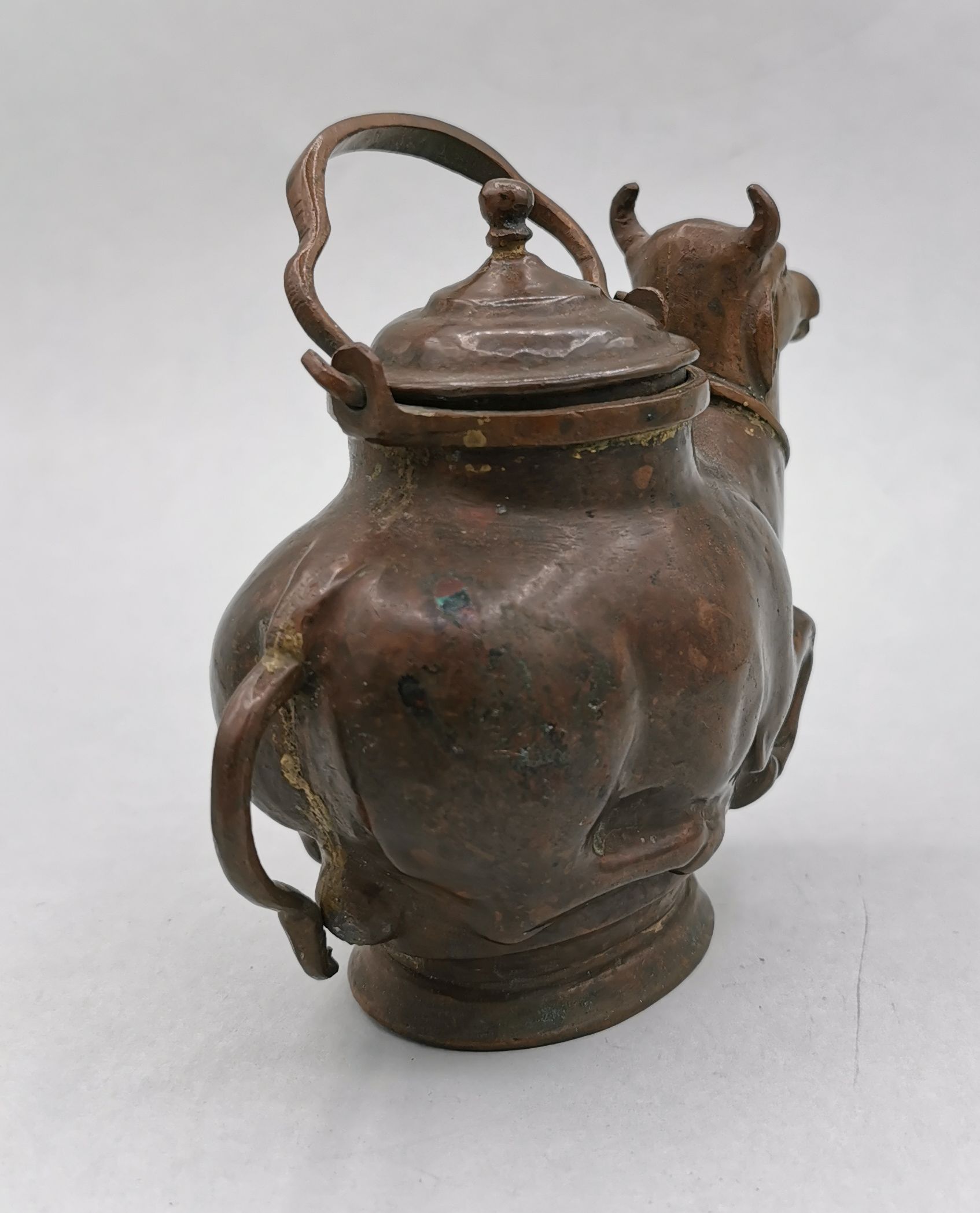 INDIAN RITUAL JUG "COW" - Image 4 of 6