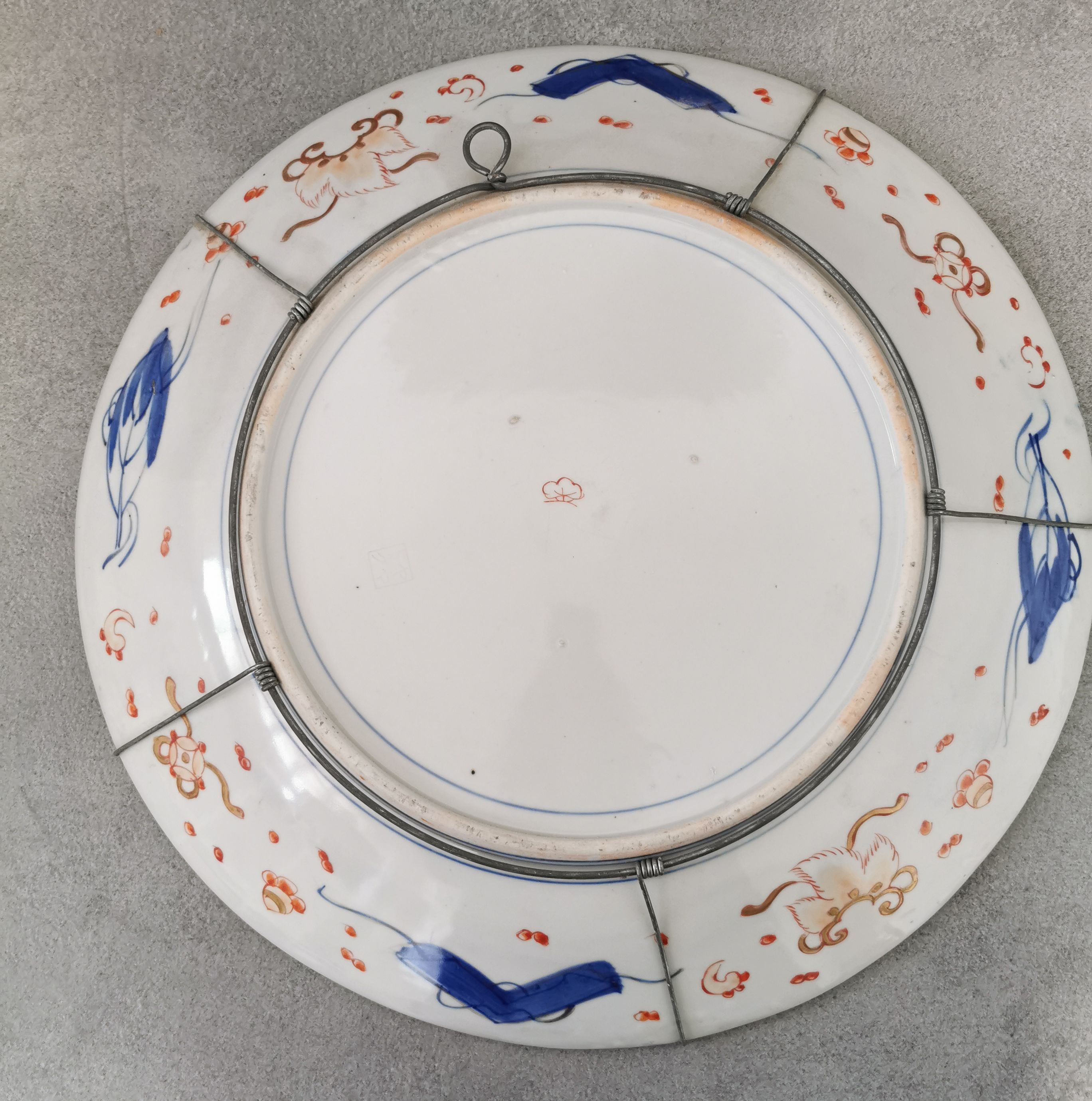 LARGE IMARI PLATE - Image 3 of 3