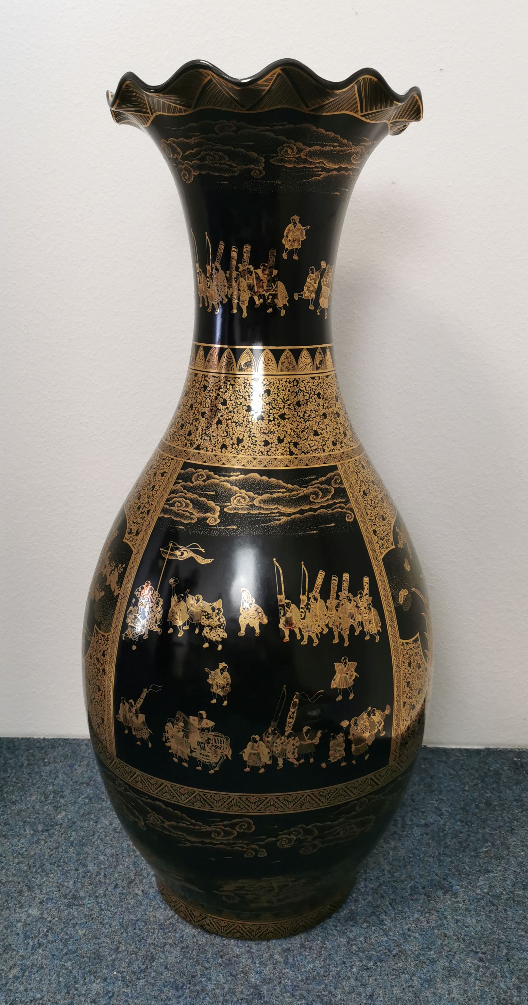 LARGE CHINESE VASE - Image 2 of 4