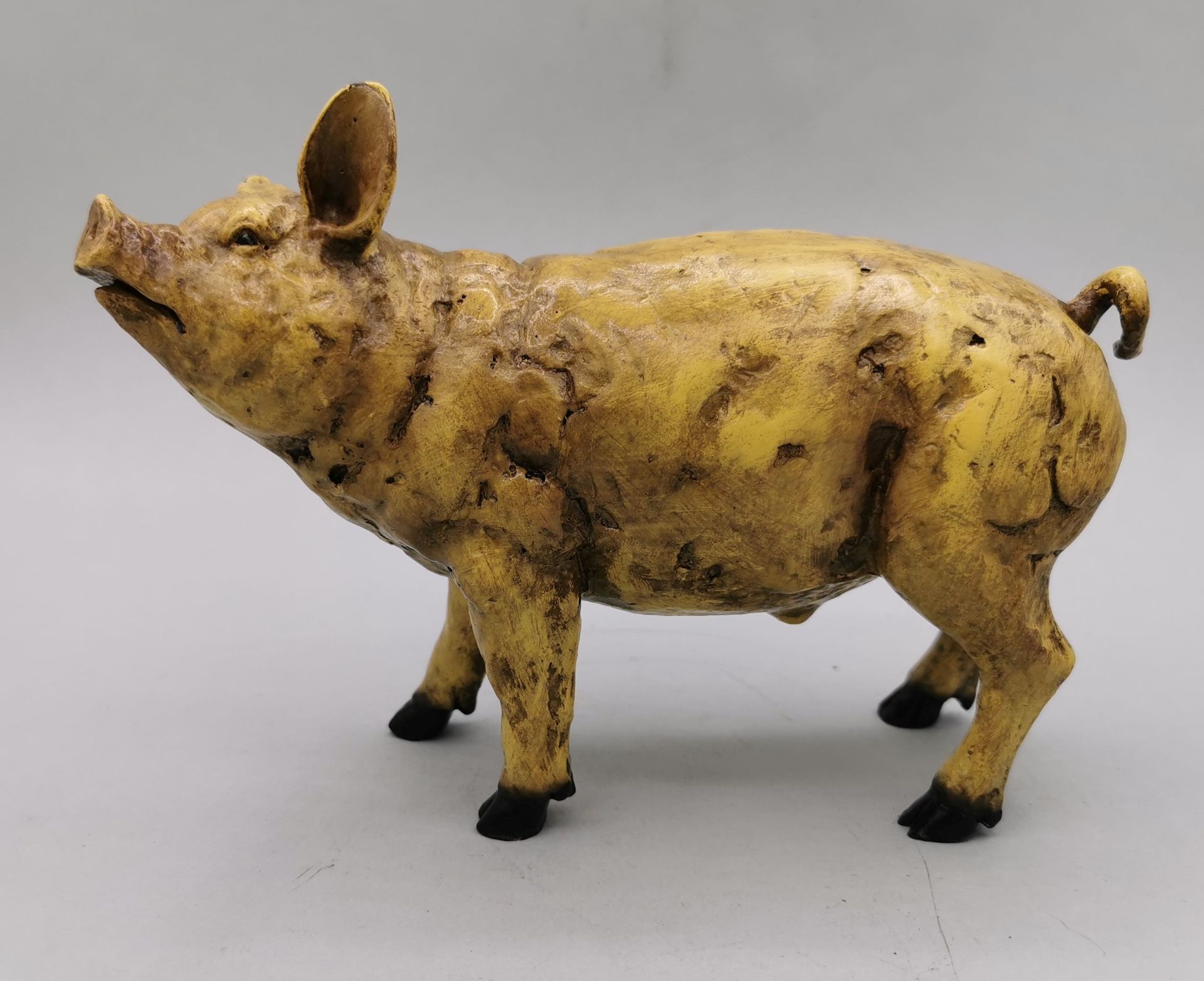 SCULPTURE: "PIG"