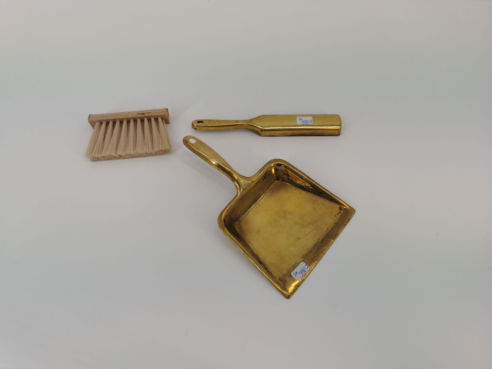 TABLE DUSTPAN - Image 2 of 2