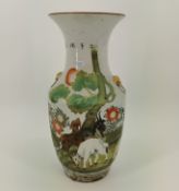 VASE MIT MASKARONEN