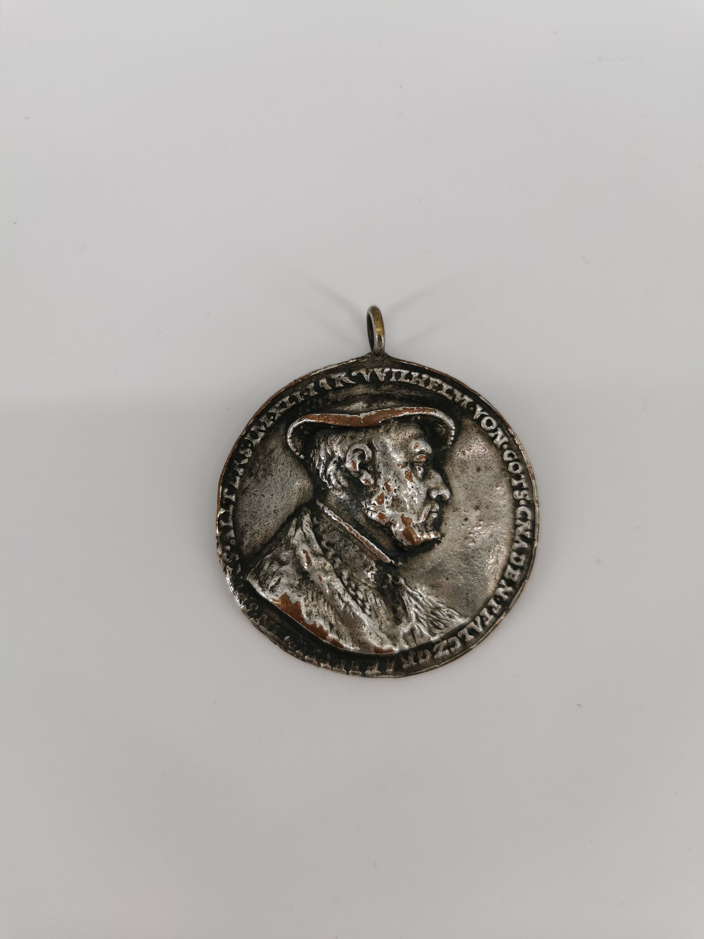 MEDAL WITH EYELET AND DEPICTION OF WILHELM IV