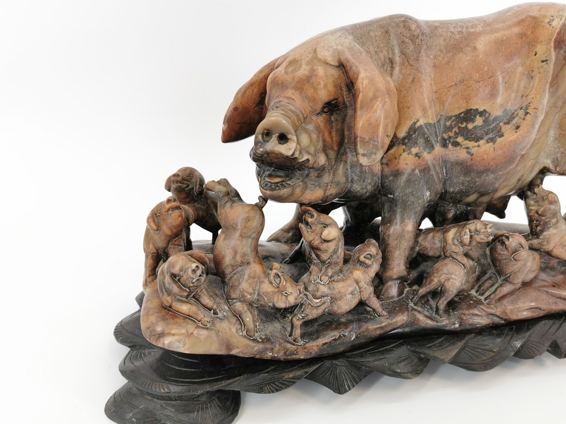 SKULPTUR: "SCHWEINE - Bild 2 aus 6