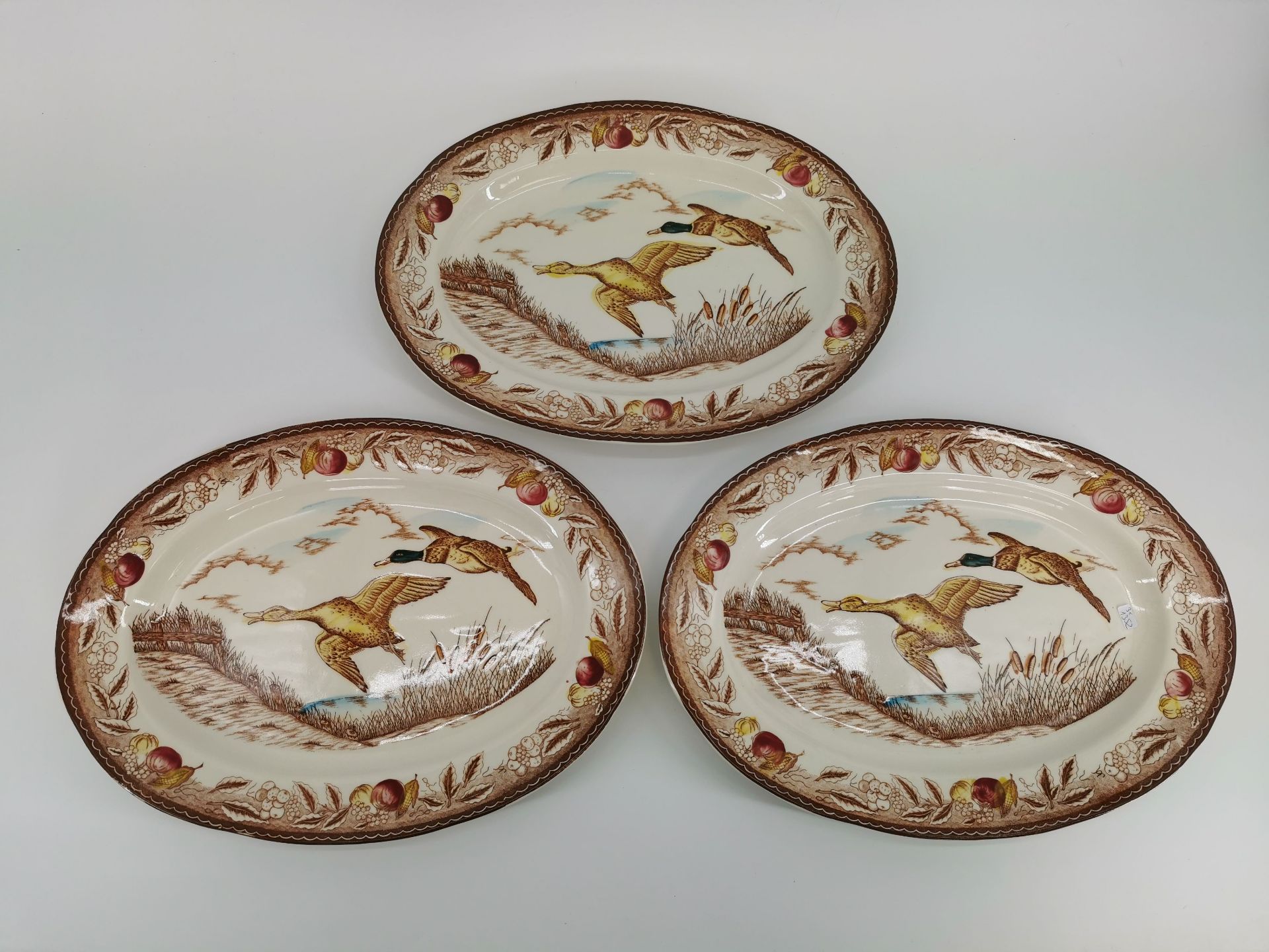 3 HUNTING SERVING PLATES