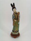 CLOISONNÈ-FIGUR "FRAU MIT FLASCHE"