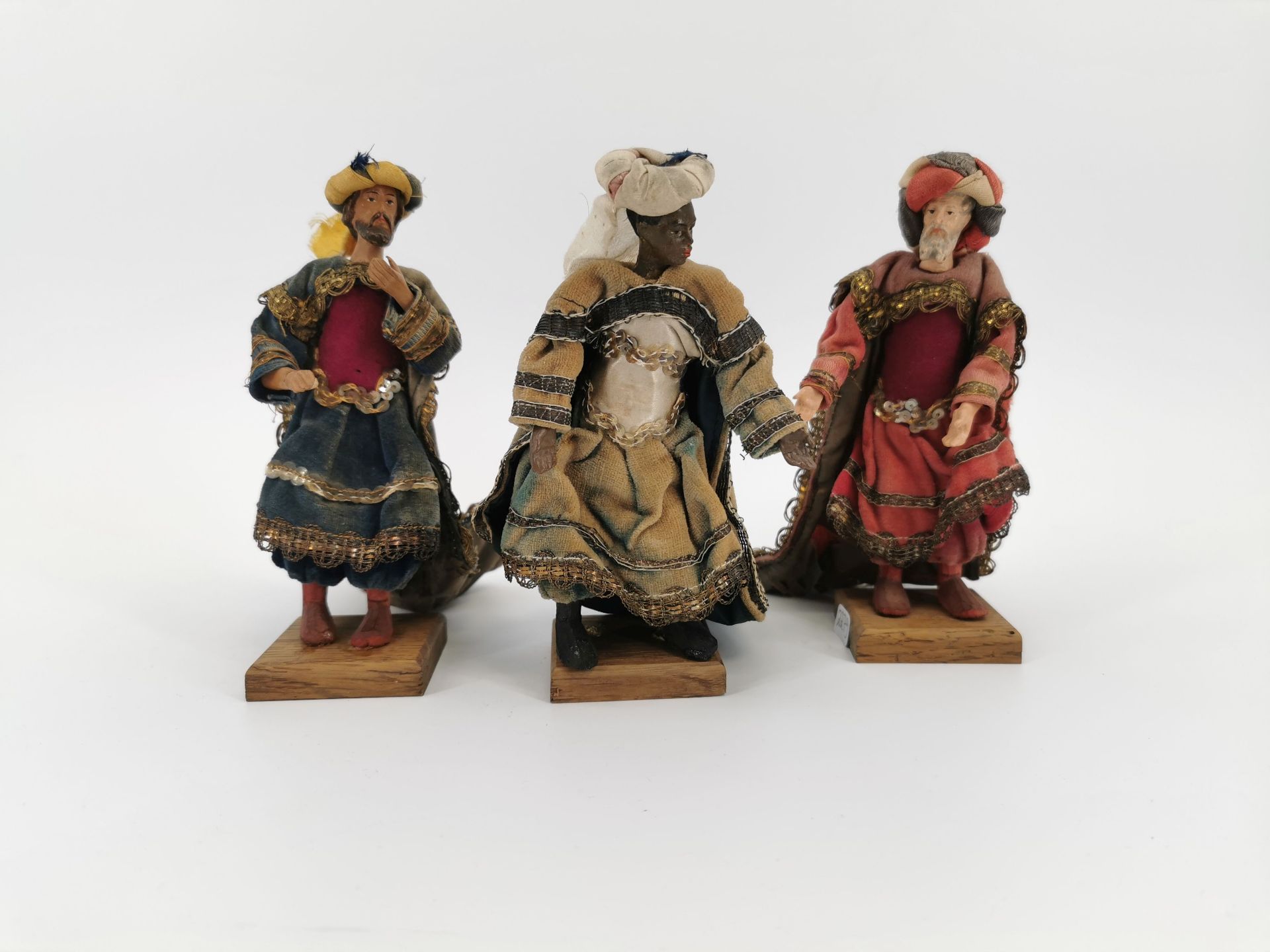 FIGURES OF THE HOLY THREE KINGS IN THE STYLE OF NEAPOLITAN NATIVITY FIGURES