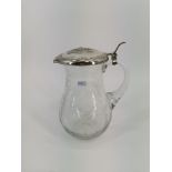CARAFE WITH SILVER LID