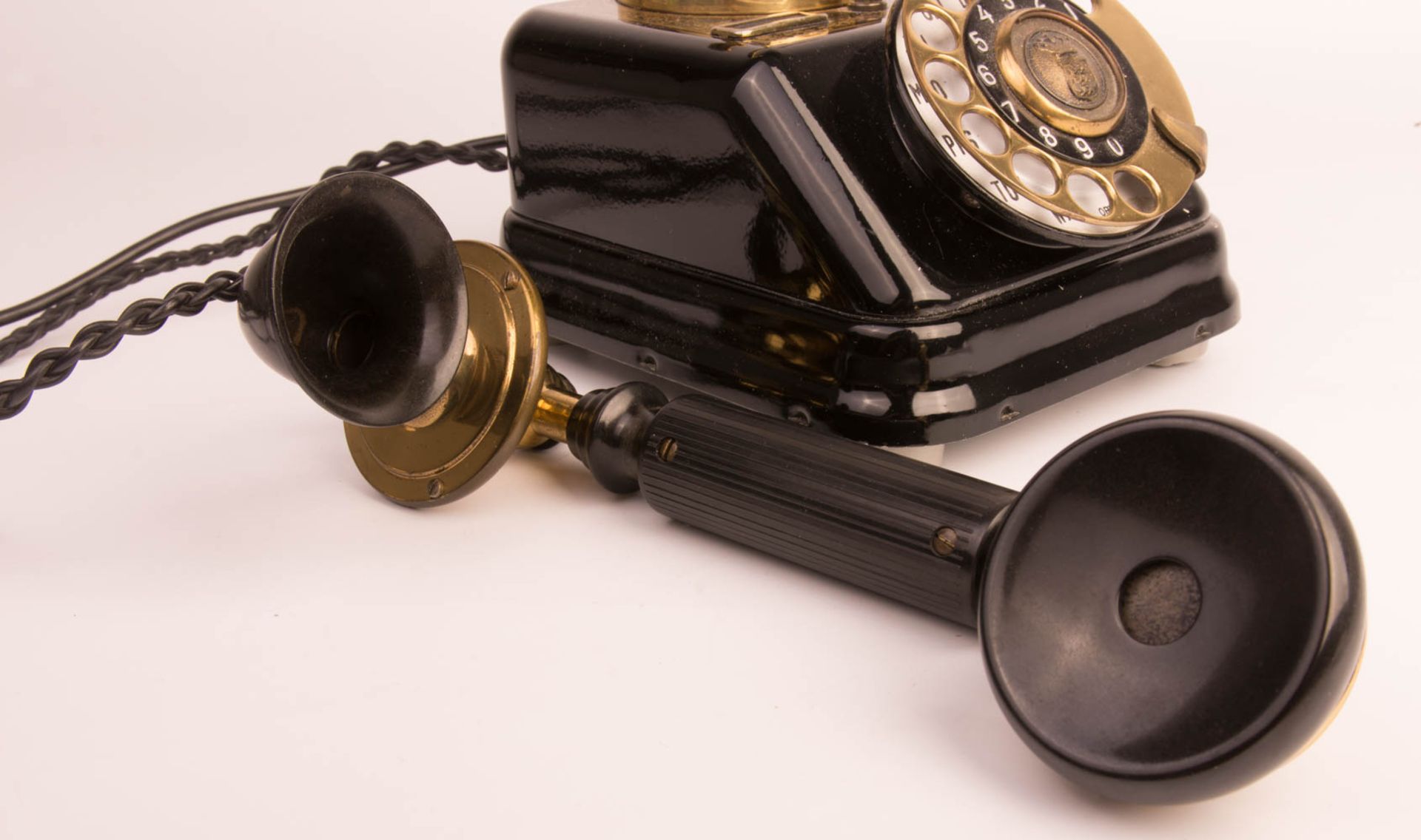 Copenhagen Expoga dial telephone in black and gold, 20th c. - Image 5 of 8