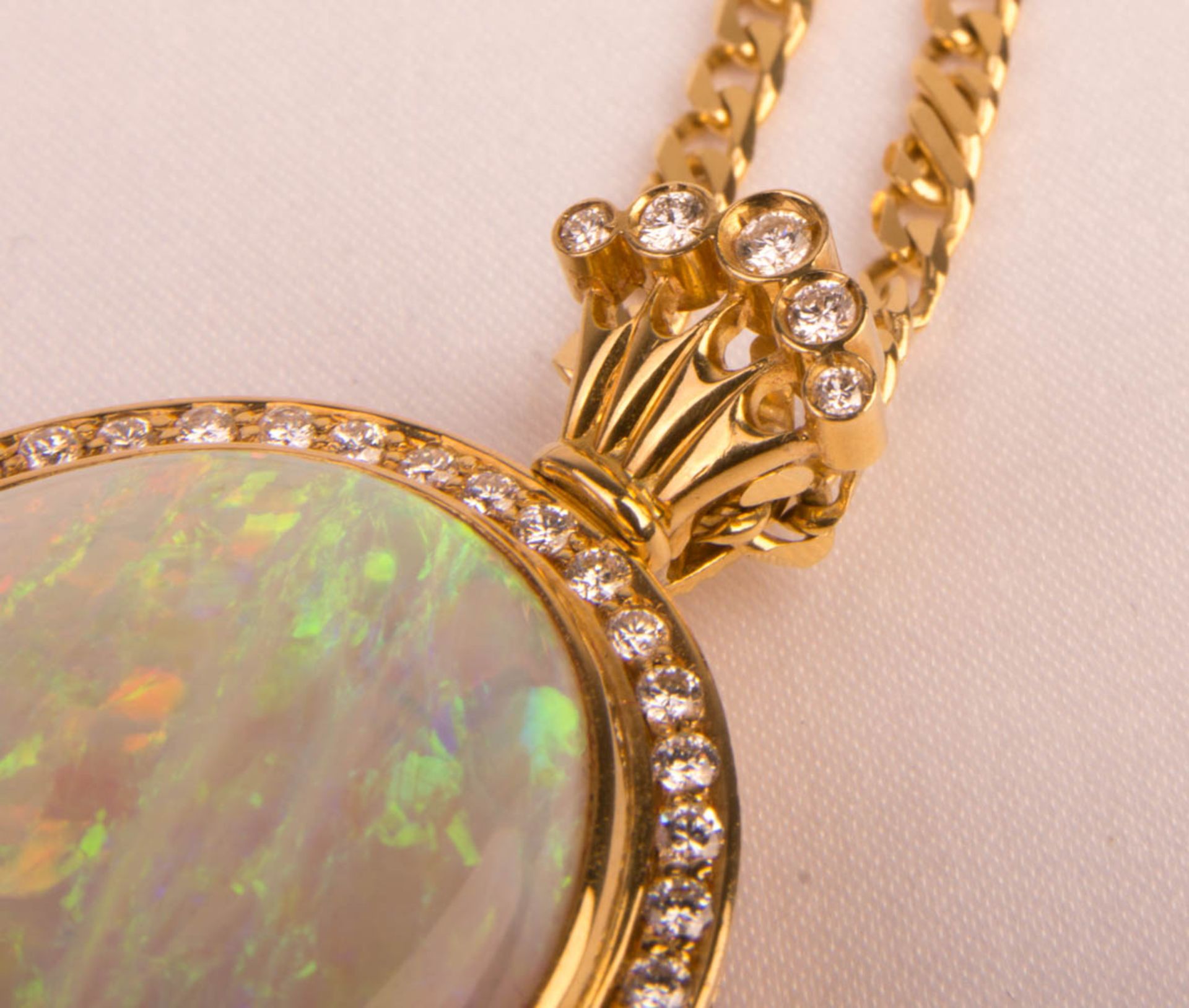 Necklace with large opal pendant, 750 yellow gold. - Image 3 of 6