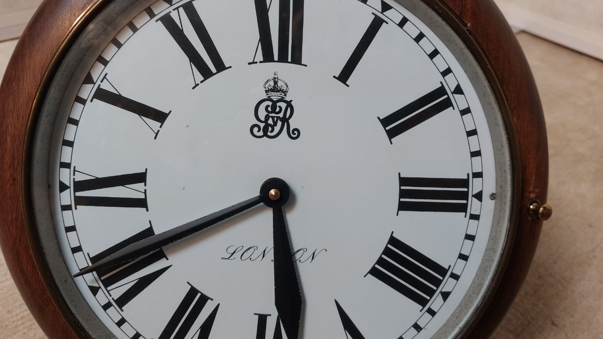 Railway/factory clock, London, 20th c. - Image 7 of 13