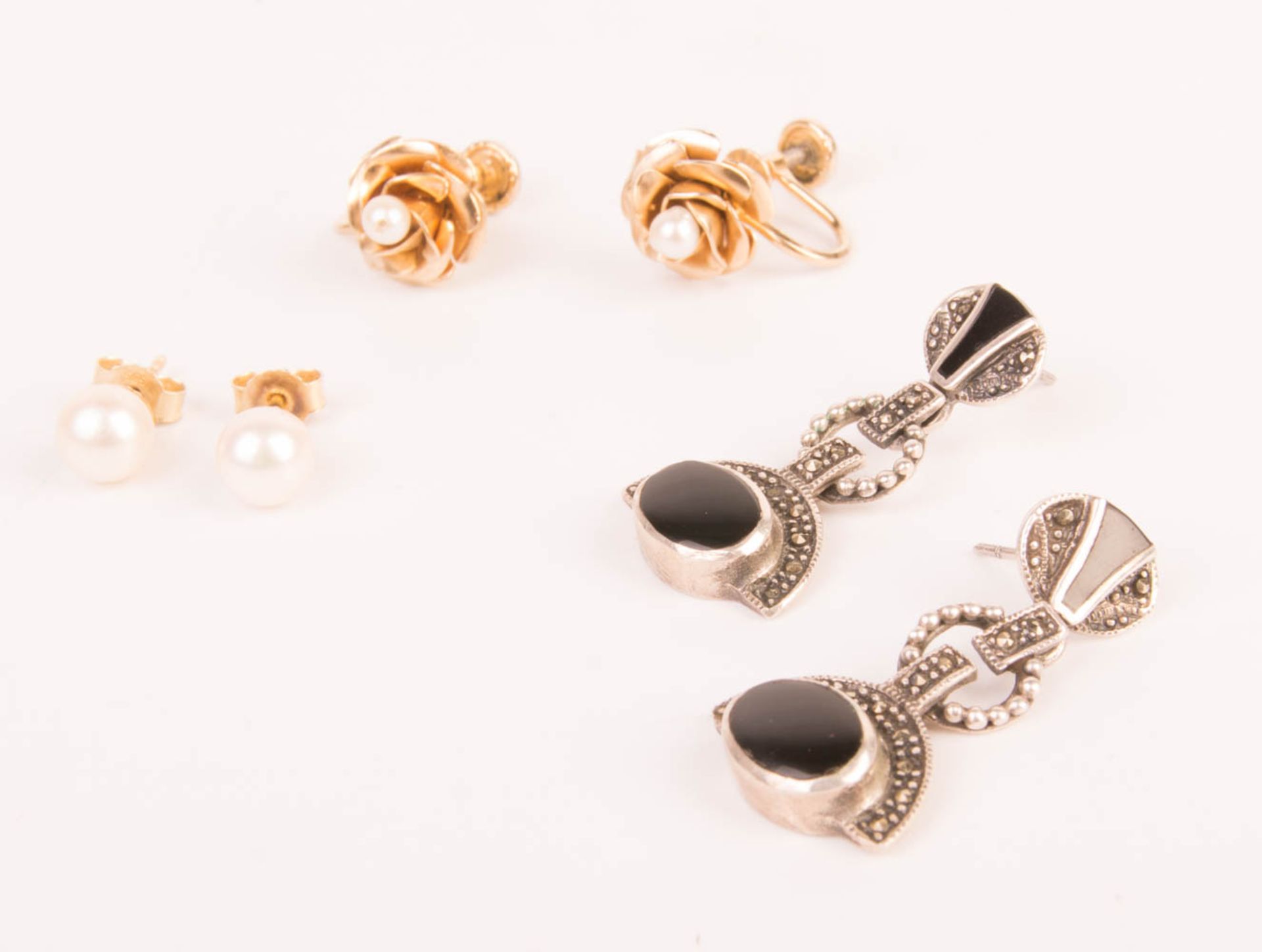 Set of earrings, gold/silver.