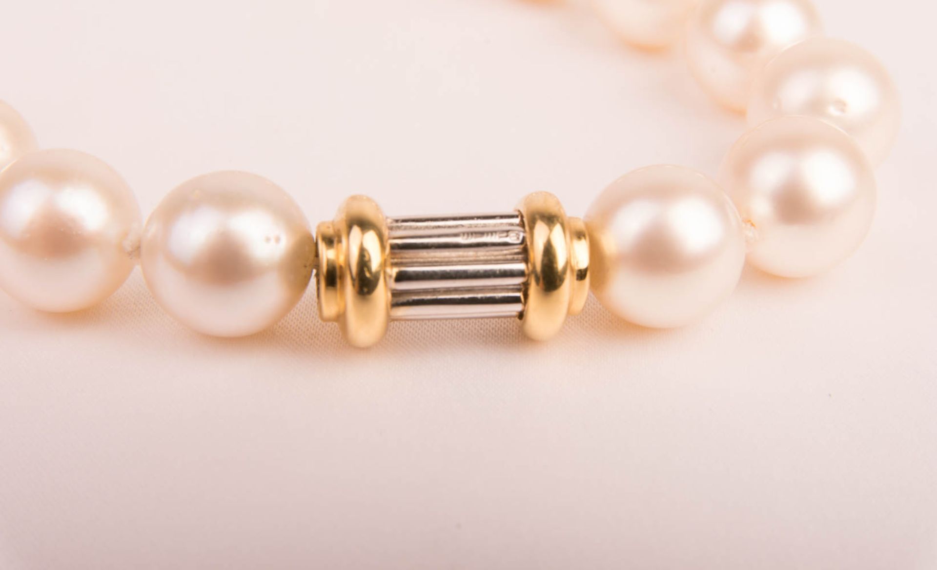 Wempe, Perlenkette mit Goldschließe, 750er Gelb-/Weißgold. - Bild 3 aus 7