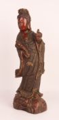 Bodhisattva/ Guanyin mit Lotus, Holzfigur, China.