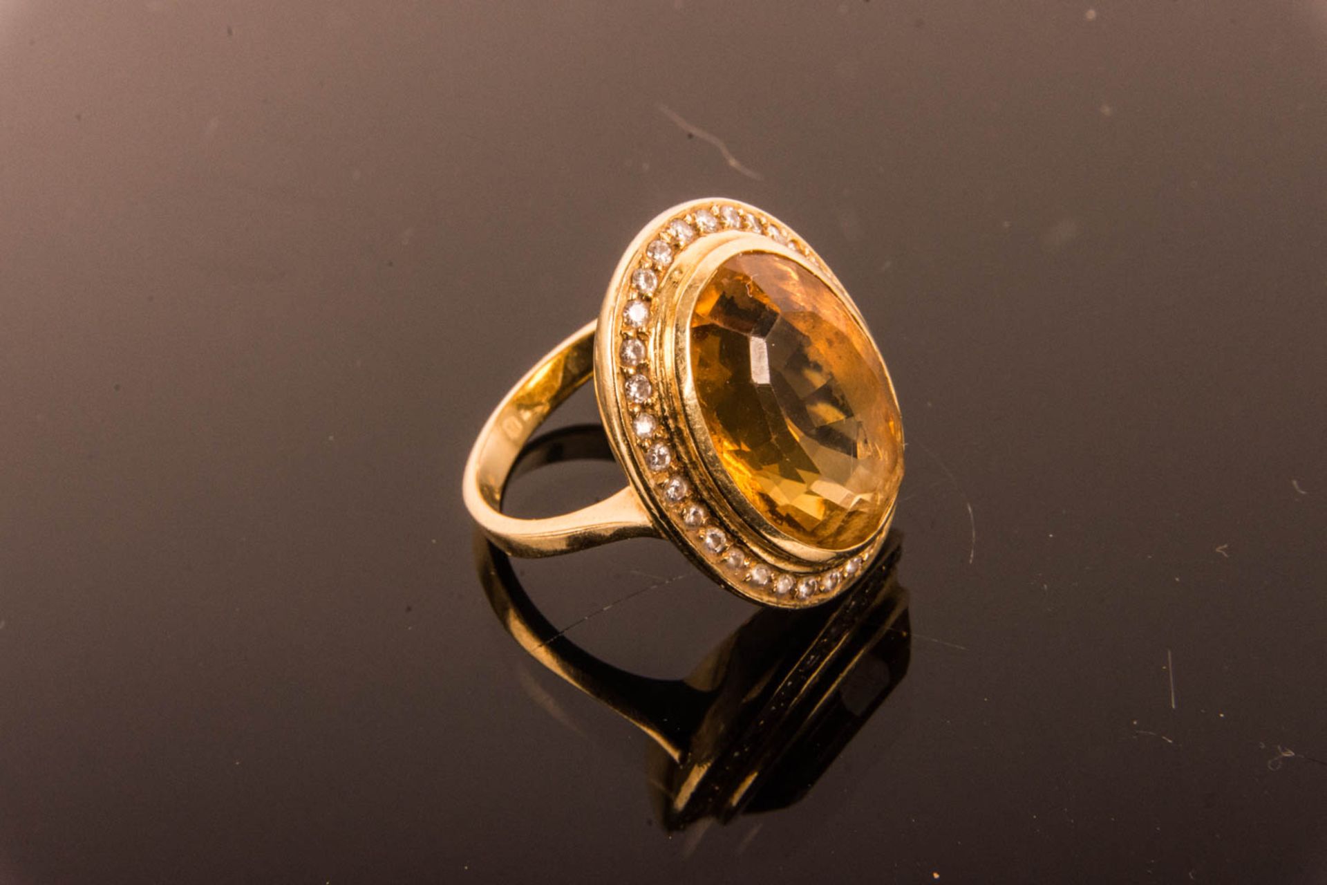 Ring mit auffälligem Edelstein und Brillanten, 750er Gelbgold. - Bild 2 aus 5
