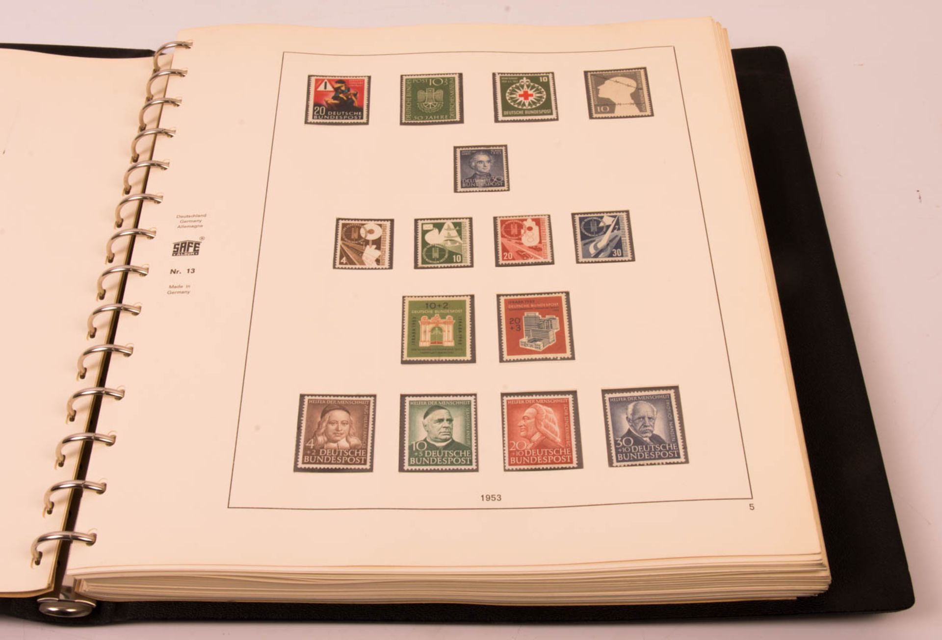 Briefmarkensammlung - Bild 3 aus 39