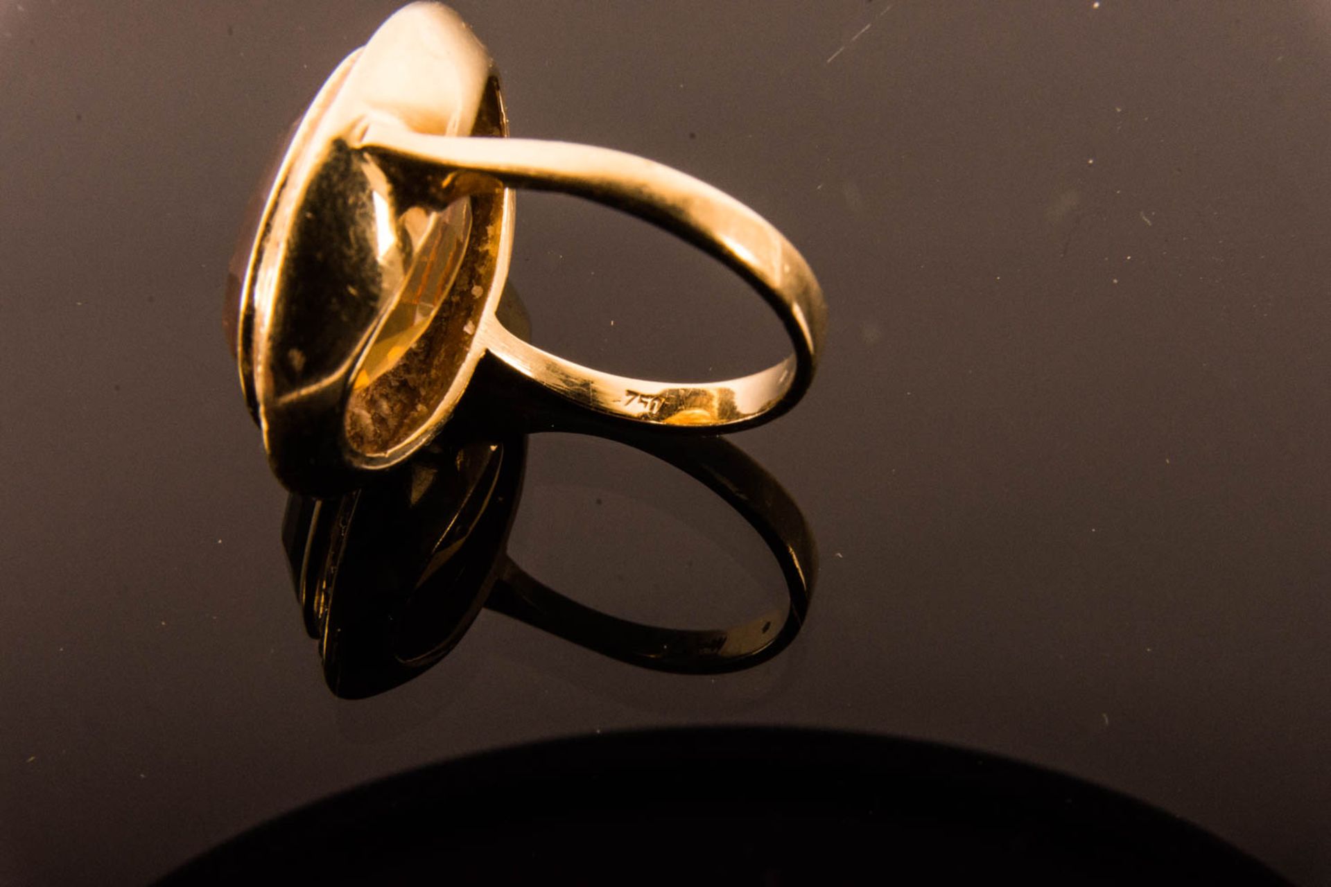 Ring mit auffälligem Edelstein und Brillanten, 750er Gelbgold. - Bild 5 aus 5