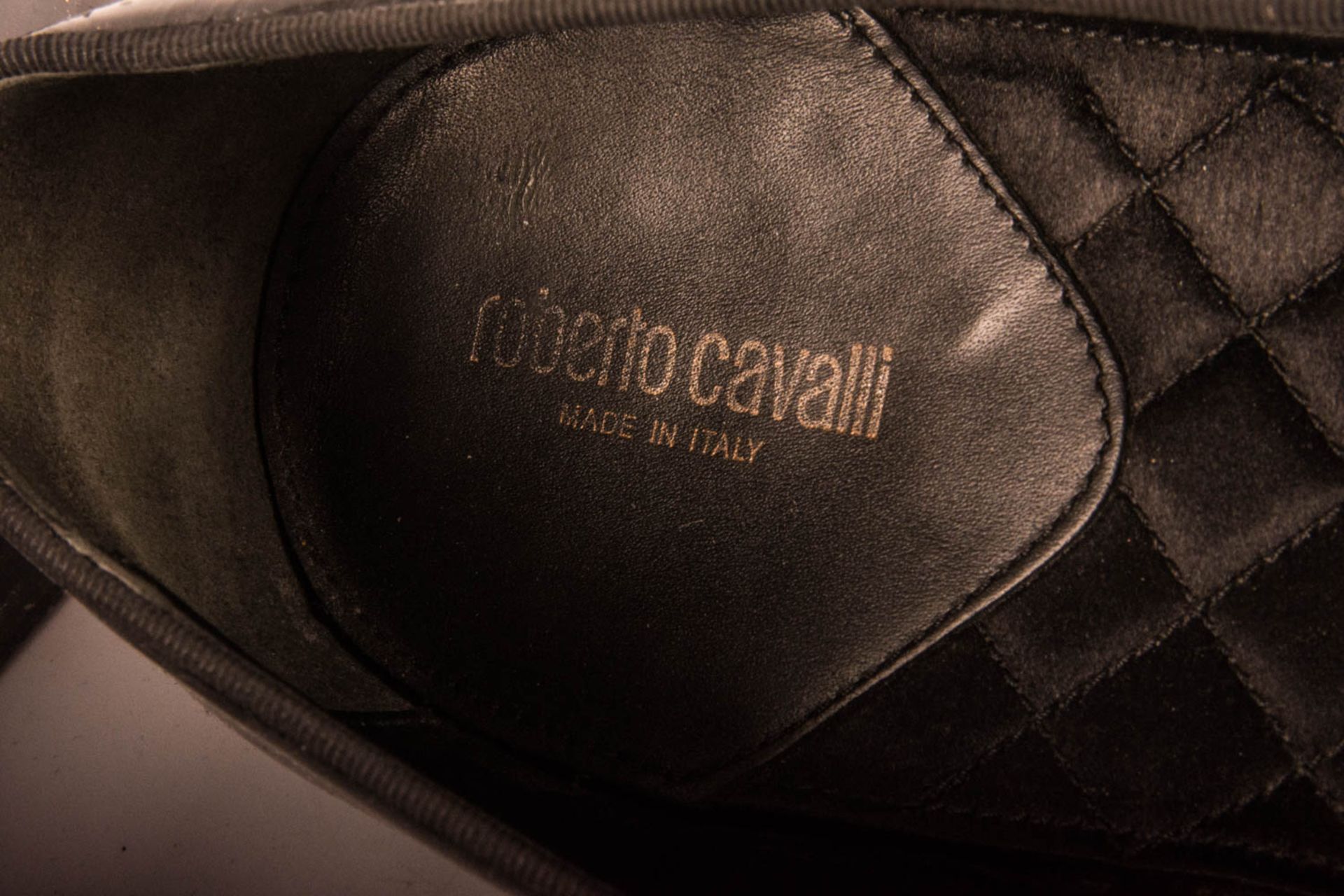 Roberto Cavalli, Lackleder-Slippers. - Bild 3 aus 3