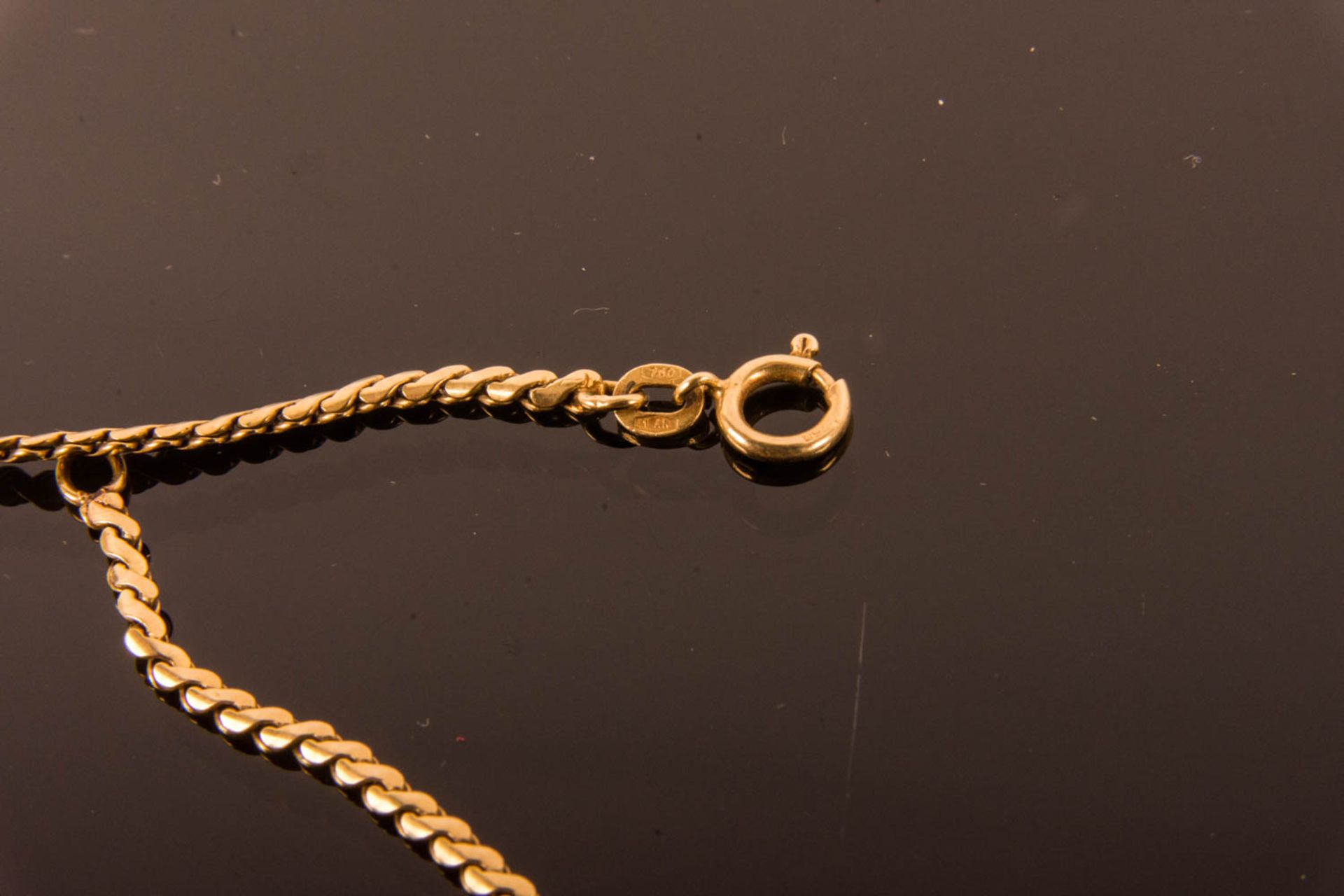Zwei Broschen und eine Halskette, 750/585/333er Gelbgold. - Bild 4 aus 8