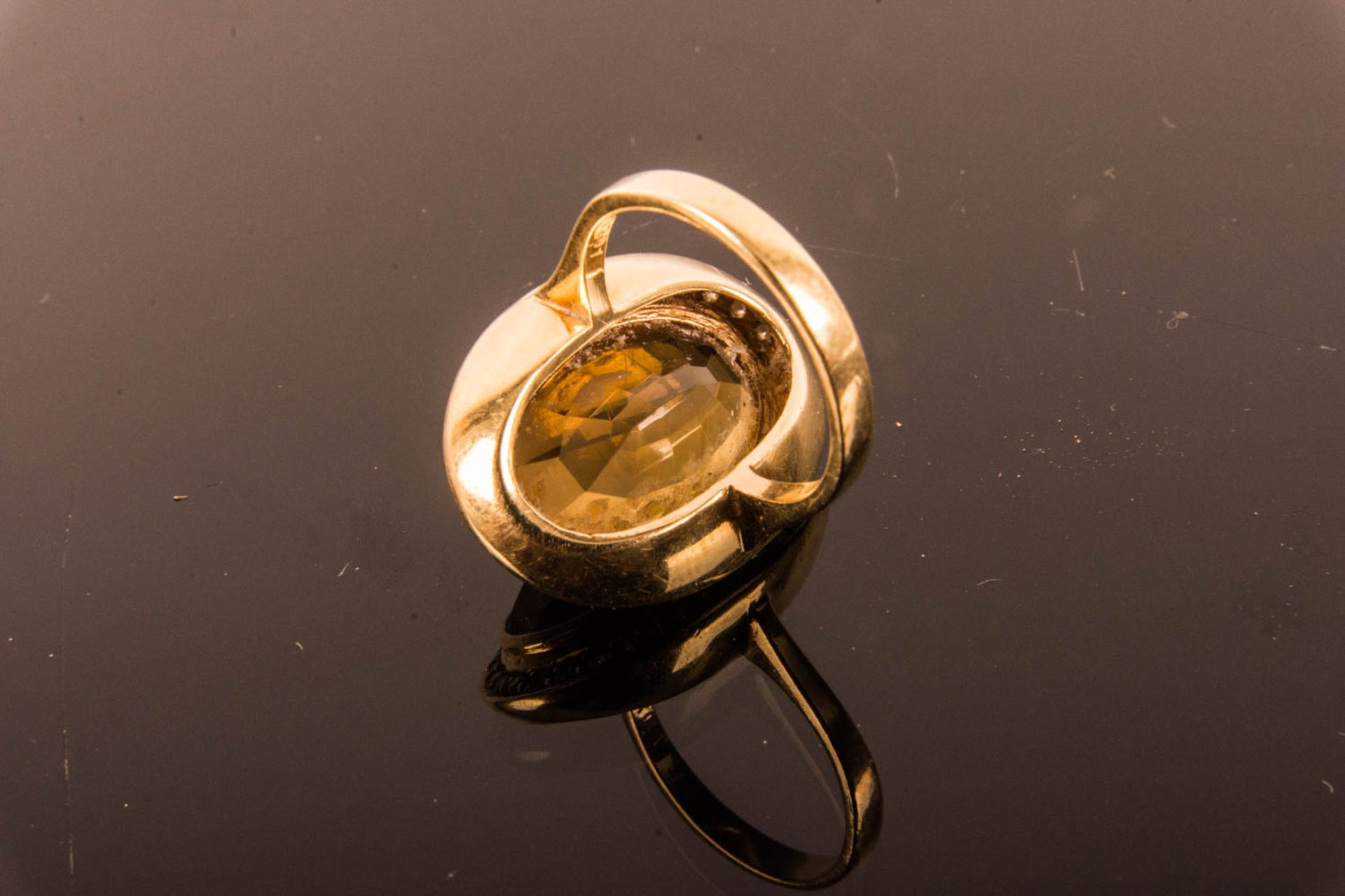 Ring mit auffälligem Edelstein und Brillanten, 750er Gelbgold. - Bild 3 aus 5