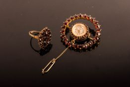 Granat Schmuck mit Gelbgoldfassung