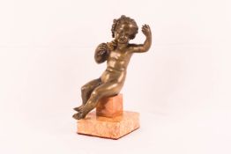 Bronzefigur auf Marmorsockel